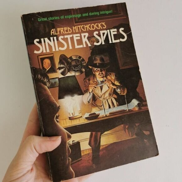 1982 Alfred Hitchcock's Sinister Spies Paperback Book - Picture 1 of 7